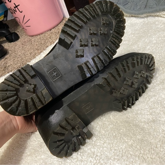 Dr martens leather platform combat boot size 8 Leona black lace up euc - Picture 5 of 10